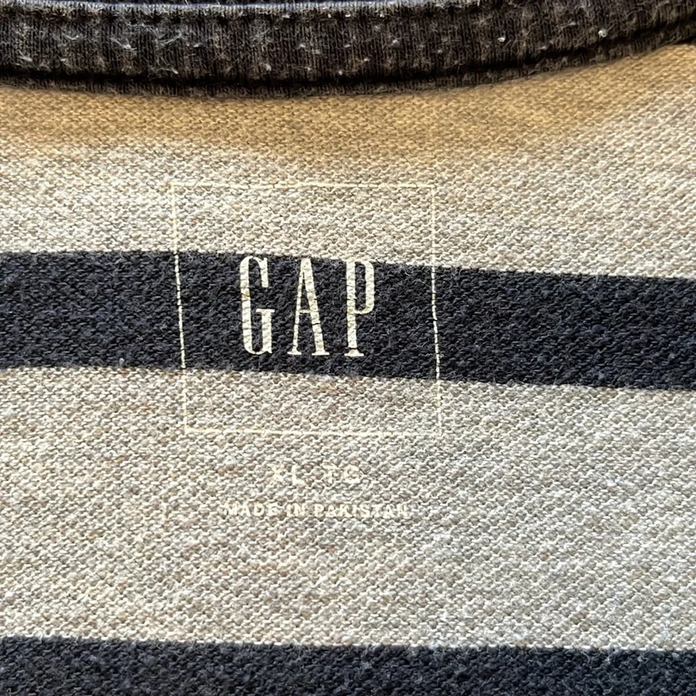 GAP Men’s Polo - Picture 2 of 4